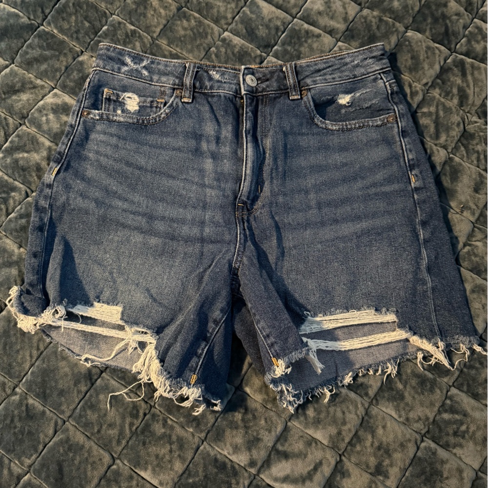 AE Mom Shorts- relaxed